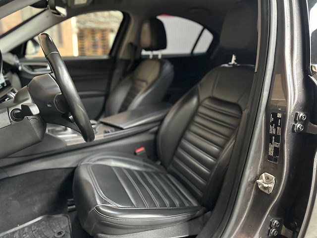 Alfa romeo giulia 2.0 t awd veloce repetti b4 + gepantserd 280pk 2019, jdk-05-s - afbeelding 33 van  66