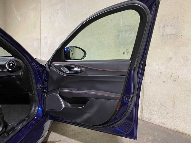 Alfa romeo giulia 2.9 v6 quadrifoglio 510pk 2016, hdv-68-v - afbeelding 14 van  17