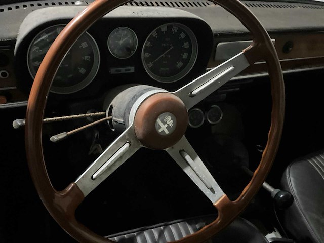 Alfa romeo giulia giulia super 1.6 oldtimer - afbeelding 24 van  26