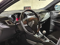 Alfa romeo giulietta 1.4 t distinctive 120pk 2010, kx-159-r - afbeelding 9 van  43