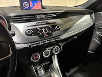 Alfa romeo giulietta 1.4 t distinctive 120pk 2010, kx-159-r - afbeelding 20 van  43