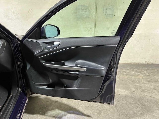 Alfa romeo giulietta 1.4 t distinctive 120pk 2010, kx-159-r - afbeelding 31 van  43