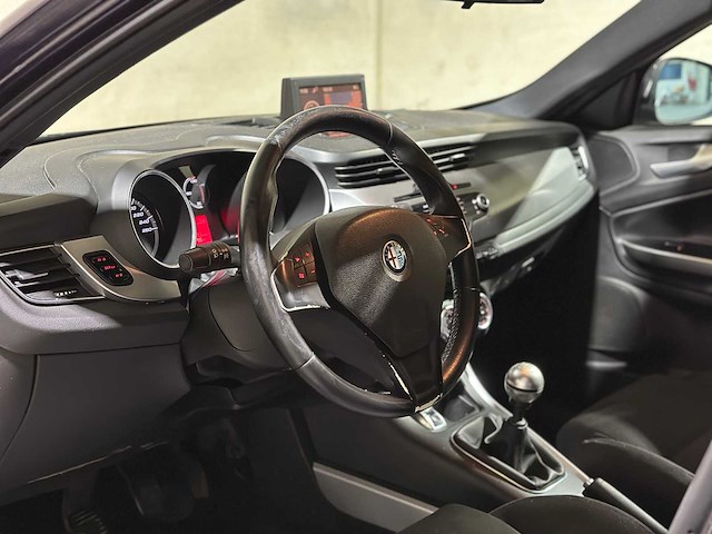 Alfa romeo giulietta 1.4 t distinctive 120pk 2010, kx-159-r - afbeelding 9 van  43