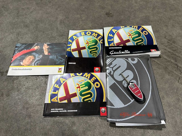 Alfa romeo giulietta 1.4 t distinctive 120pk 2010, kx-159-r - afbeelding 35 van  43