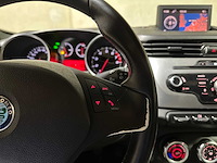 Alfa romeo giulietta 1.4 t distinctive 120pk 2010, kx-159-r - afbeelding 15 van  43