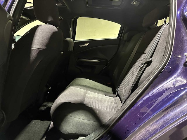 Alfa romeo giulietta 1.4 t distinctive 120pk 2010, kx-159-r - afbeelding 27 van  43