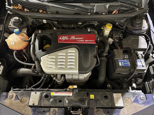 Alfa romeo giulietta 1.4 t distinctive 120pk 2010, kx-159-r - afbeelding 33 van  43