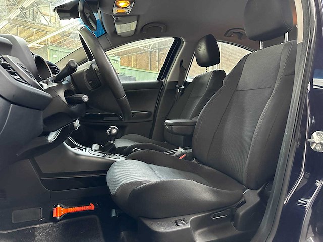 Alfa romeo giulietta 1.4 t distinctive 170pk 2012 (origineel-nl), 00-xkp-5 - afbeelding 18 van  44