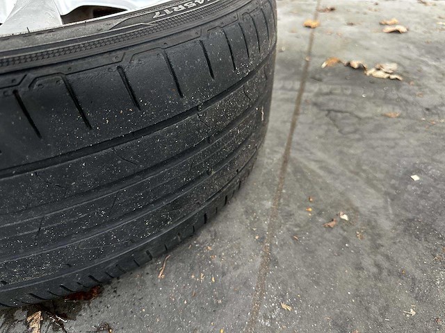 Alfa romeo giulietta 1.4 t distinctive 170pk 2012 (origineel-nl), 00-xkp-5 - afbeelding 31 van  44