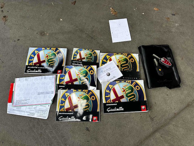 Alfa romeo giulietta 1.4 t distinctive 170pk 2012 (origineel-nl), 00-xkp-5 - afbeelding 37 van  44