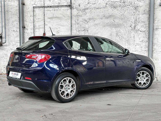 Alfa romeo giulietta 1.4 t distinctive 170pk 2012 (origineel-nl), 00-xkp-5 - afbeelding 42 van  44