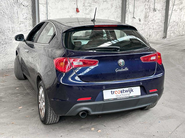 Alfa romeo giulietta 1.4 t distinctive 170pk 2012 (origineel-nl), 00-xkp-5 - afbeelding 2 van  43