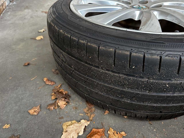 Alfa romeo giulietta 1.4 t distinctive 170pk 2012 (origineel-nl), 00-xkp-5 - afbeelding 17 van  43