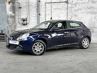 Alfa romeo giulietta 1.4 t distinctive 170pk 2012 (origineel-nl), 00-xkp-5 - afbeelding 18 van  43