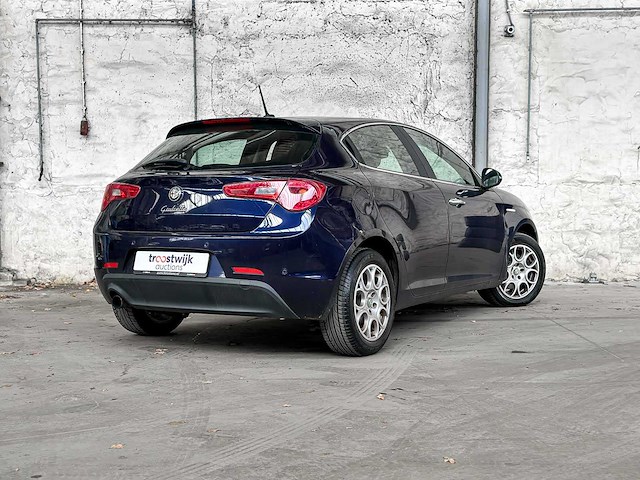 Alfa romeo giulietta 1.4 t distinctive 170pk 2012 (origineel-nl), 00-xkp-5 - afbeelding 40 van  43