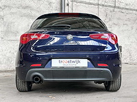 Alfa romeo giulietta 1.4 t distinctive 170pk 2012 (origineel-nl), 00-xkp-5 - afbeelding 2 van  43