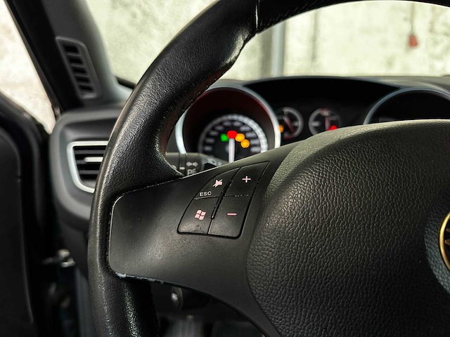 Alfa romeo giulietta 1.4 t distinctive 170pk 2012 (origineel-nl), 00-xkp-5 - afbeelding 9 van  43