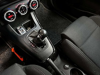 Alfa romeo giulietta 1.4 t distinctive 170pk 2012 (origineel-nl), 00-xkp-5 - afbeelding 15 van  43