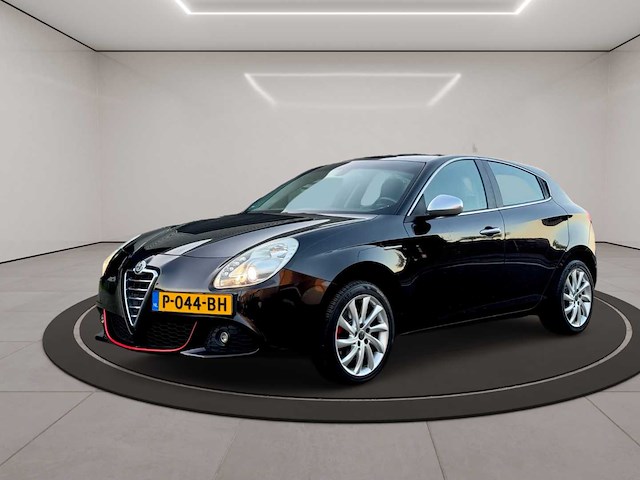 Alfa romeo giulietta 1.4 t distinctive 2012 | p-044-bh iaw - afbeelding 1 van  31