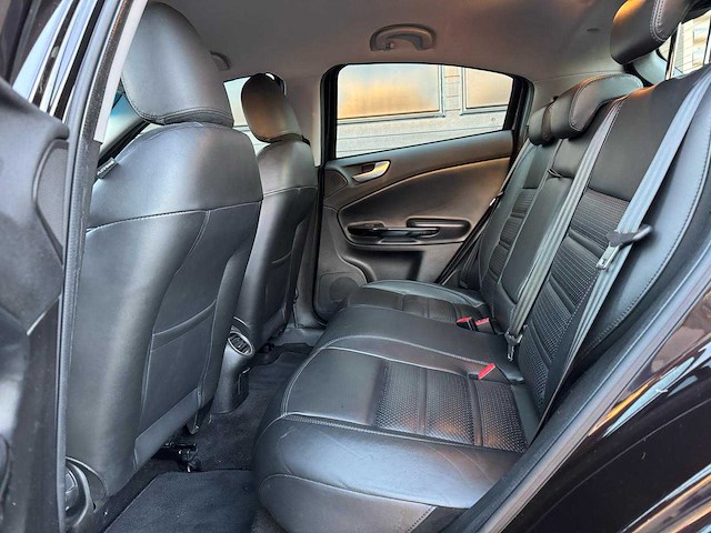 Alfa romeo giulietta 1.4 t distinctive 2012 | p-044-bh iaw - afbeelding 2 van  31