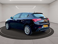 Alfa romeo giulietta 1.4 t distinctive 2012 | p-044-bh iaw - afbeelding 23 van  31