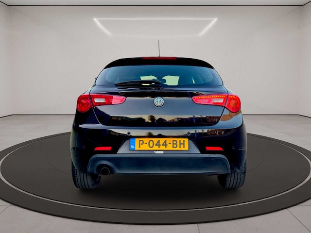 Alfa romeo giulietta 1.4 t distinctive 2012 | p-044-bh iaw - afbeelding 26 van  31