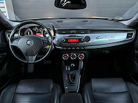 Alfa romeo giulietta 1.4 t distinctive 2012 | p-044-bh iaw - afbeelding 8 van  31