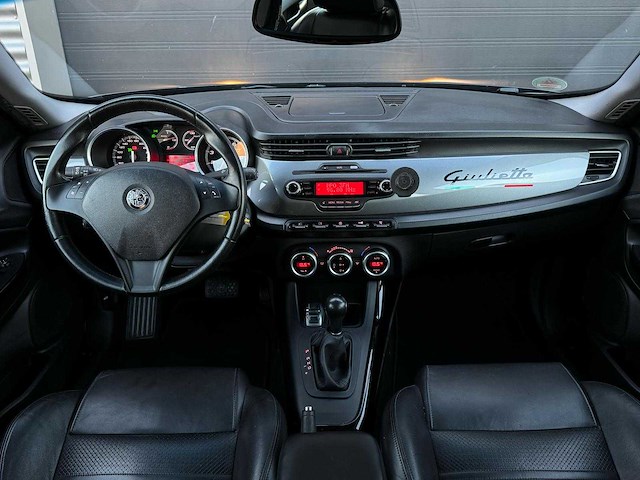 Alfa romeo giulietta 1.4 t distinctive 2012 | p-044-bh iaw - afbeelding 8 van  31