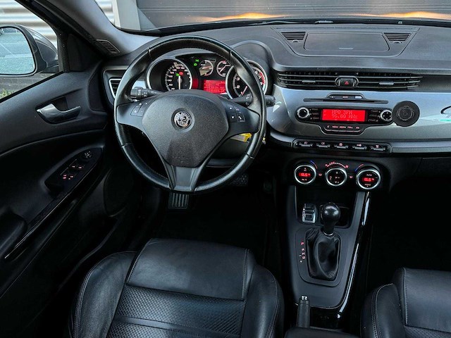 Alfa romeo giulietta 1.4 t distinctive 2012 | p-044-bh iaw - afbeelding 10 van  31
