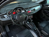 Alfa romeo giulietta 1.4 t distinctive 2012 | p-044-bh iaw - afbeelding 13 van  31