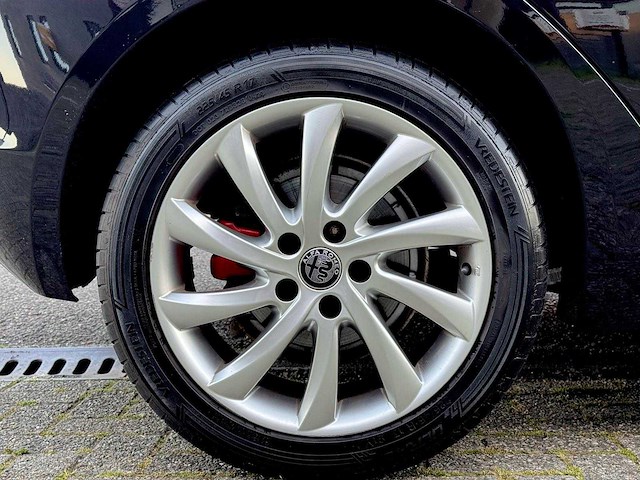 Alfa romeo giulietta 1.4 t distinctive 2012 | p-044-bh iaw - afbeelding 22 van  31