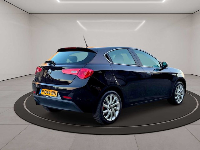 Alfa romeo giulietta 1.4 t distinctive 2012 | p-044-bh iaw - afbeelding 31 van  31