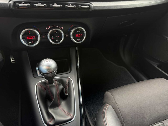 Alfa romeo giulietta 1.4 t distinctive 48-nfn-7 - afbeelding 3 van  15