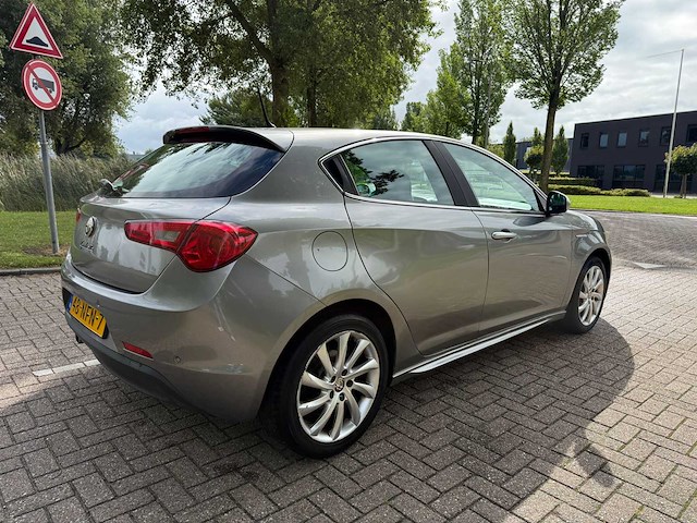 Alfa romeo giulietta 1.4 t distinctive 48-nfn-7 - afbeelding 9 van  15