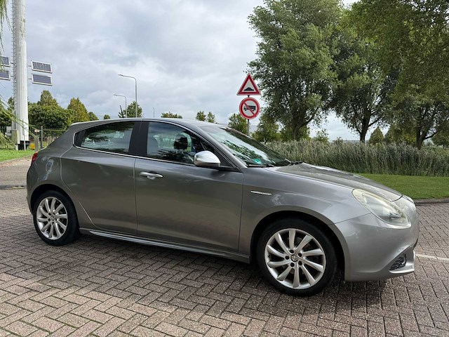 Alfa romeo giulietta 1.4 t distinctive 48-nfn-7 - afbeelding 12 van  15