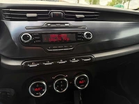 Alfa romeo giulietta 1.4 t distinctive*, 48-nfn-7 - afbeelding 4 van  15