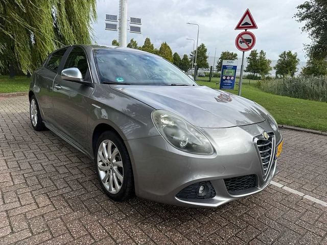 Alfa romeo giulietta 1.4 t distinctive*, 48-nfn-7 - afbeelding 8 van  15