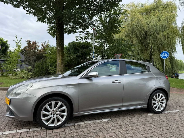 Alfa romeo giulietta 1.4 t distinctive*, 48-nfn-7 - afbeelding 11 van  15