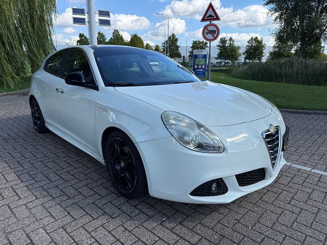 Alfa romeo giulietta 1.4 t distinctive * 82-skg-8 - afbeelding 12 van  22