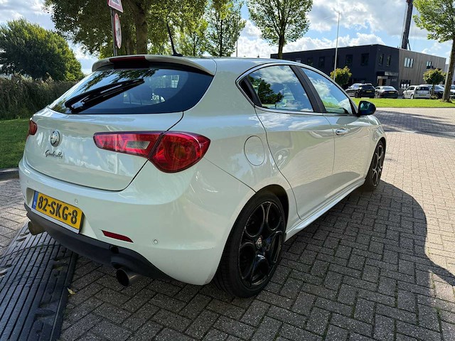Alfa romeo giulietta 1.4 t distinctive * 82-skg-8 - afbeelding 16 van  22