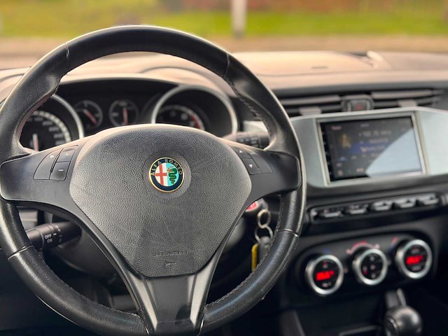 Alfa romeo giulietta 1.4 t distinctive, xf-898-d - afbeelding 2 van  13