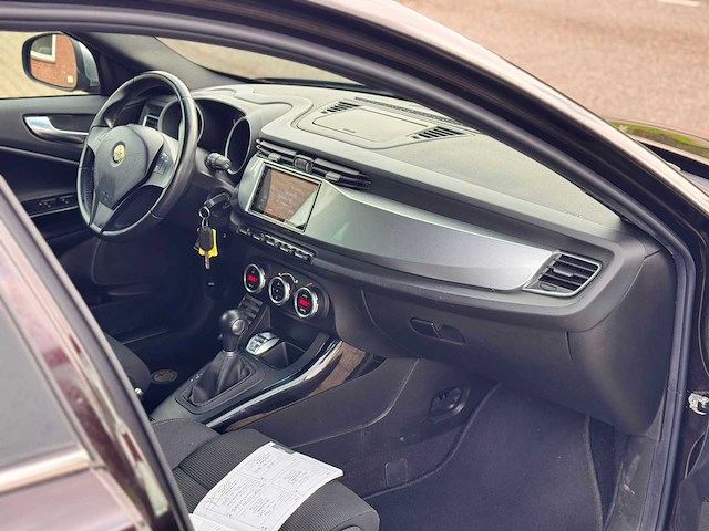 Alfa romeo giulietta 1.4 t distinctive, xf-898-d - afbeelding 13 van  13