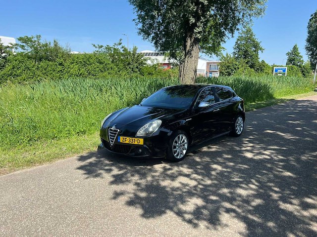 Alfa romeo giulietta 1.4 t distinctive , zf-331-d - afbeelding 1 van  21