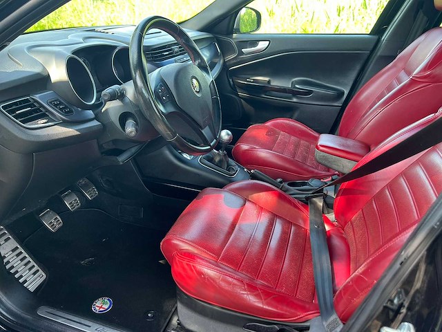 Alfa romeo giulietta 1.4 t distinctive , zf-331-d - afbeelding 10 van  21