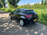 Alfa romeo giulietta 1.4 t distinctive , zf-331-d - afbeelding 16 van  21