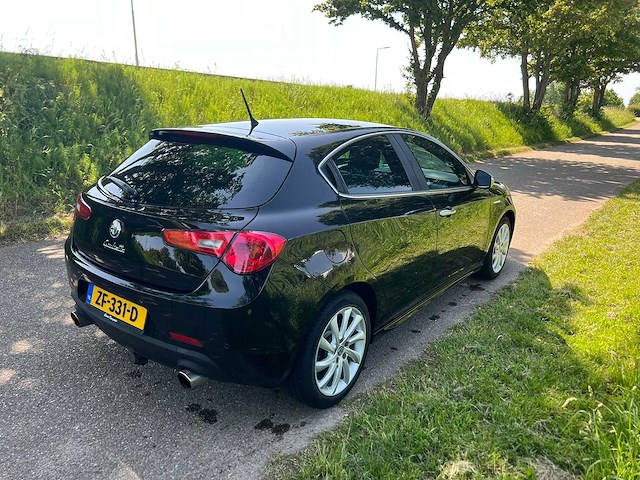 Alfa romeo giulietta 1.4 t distinctive , zf-331-d - afbeelding 19 van  21
