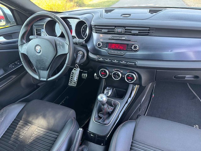 Alfa romeo giulietta 1.4 t sport distinctive 98-nnh-4 - afbeelding 2 van  16