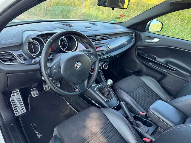 Alfa romeo giulietta 1.4 t sport distinctive 98-nnh-4 - afbeelding 7 van  16