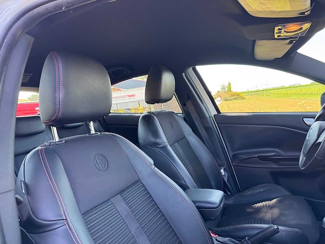 Alfa romeo giulietta 1.4 t sport distinctive 98-nnh-4 - afbeelding 3 van  28
