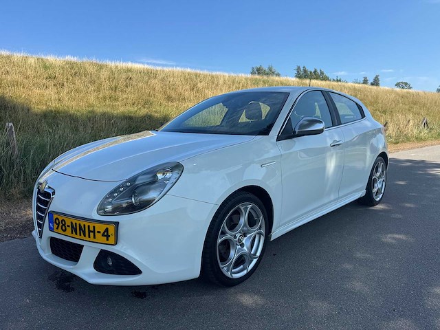 Alfa romeo giulietta 1.4 t sport distinctive 98-nnh-4 - afbeelding 1 van  28